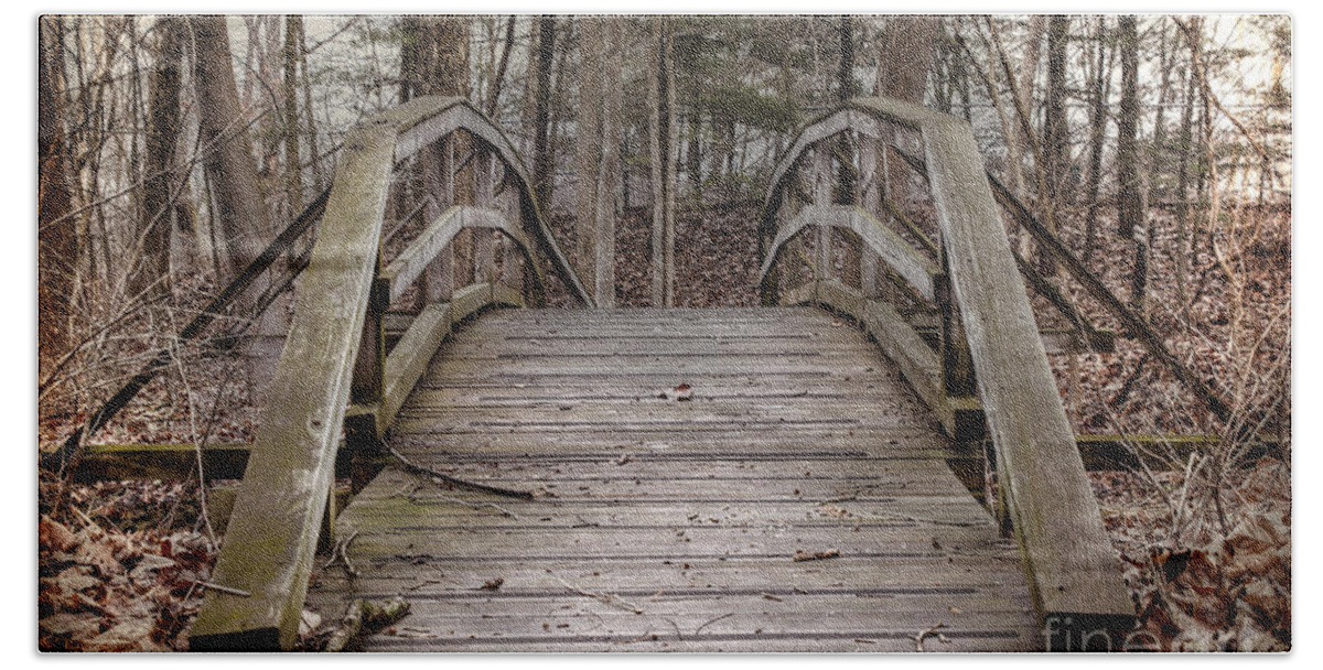 Nature Bath Towel featuring the photograph Forgotten Footbridge by Sharon McConnell