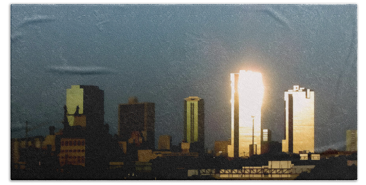 Fort Worth Skyline Bath Towel featuring the photograph Fort Worth Gold by Douglas Barnard
