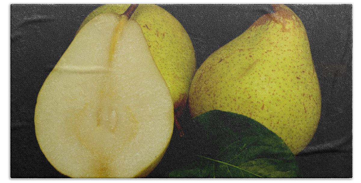 Pears Hand Towel featuring the photograph Fresh Pears Fruit by David French