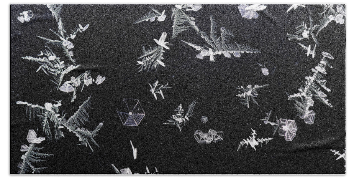 Beautiful Photos Bath Towel featuring the photograph Frost on Car Window 1 by Roger Snyder