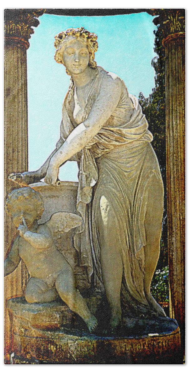 Statue Hand Towel featuring the photograph Garden Goddess by Lori Seaman