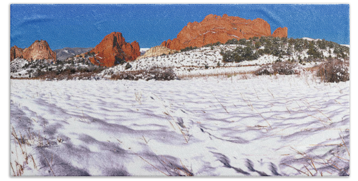 Garden Of The Cogs Bath Towel featuring the photograph Garden Of The Gods Snowy Morning Panorama by Adam Jewell