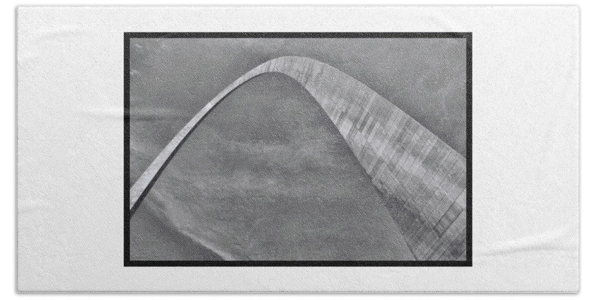 Missouri Hand Towel featuring the photograph Gateway Arch # 6 - B and W by Allen Beatty