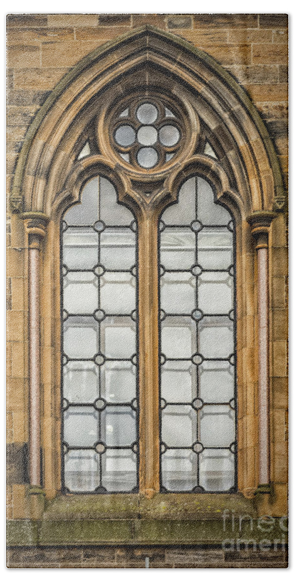 Window Bath Towel featuring the photograph Glasgow Unversity Arch Window by Antony McAulay