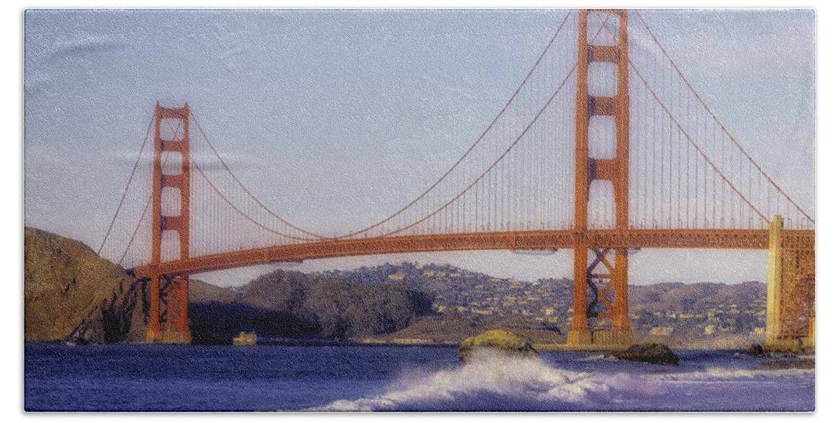 Golden Gate Bridge Tower Blue Sky Bath Towel featuring the photograph Golden Gate Bridge Dusk by Garry Gay
