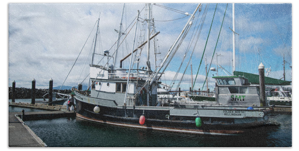 Golden North At Squalicum Harbor Bath Towel featuring the photograph Golden North at Squalicum Harbor by Tom Cochran