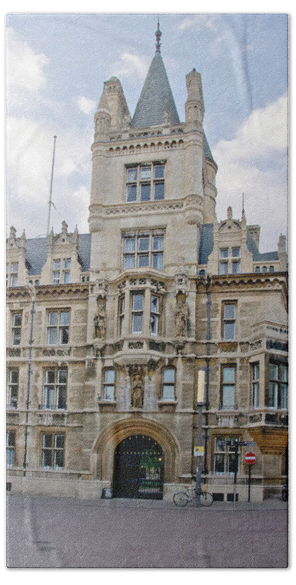 Gonville And Caius College Bath Towel featuring the photograph Gonville and Caius College. Cambridge. by Elena Perelman