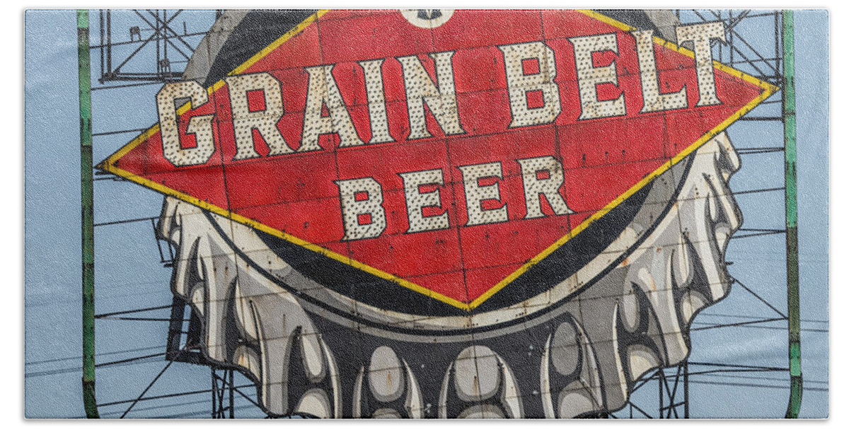 Grain Belt Beer Sign Bath Towel featuring the photograph Grain Belt Beer Sign by Paul Freidlund