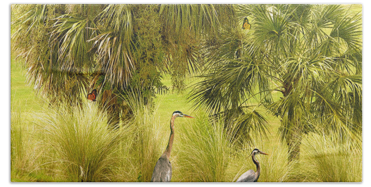 Great Blue Heron Bath Towel featuring the photograph Great Blue Golfing by Adele Moscaritolo