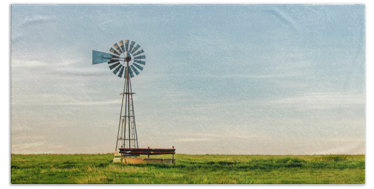 Windmill Bath Towel featuring the photograph Great Plains Windmill by Todd Klassy
