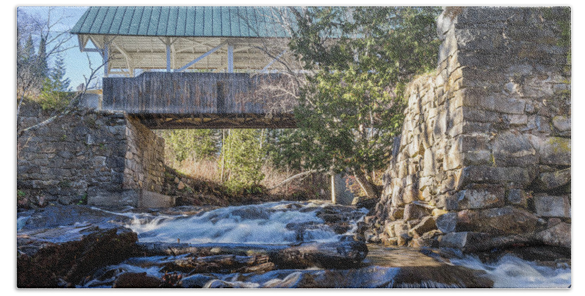 Covered Bridge Bath Towel featuring the photograph Greenbank Hollow Covered Bridge by Tim Kirchoff