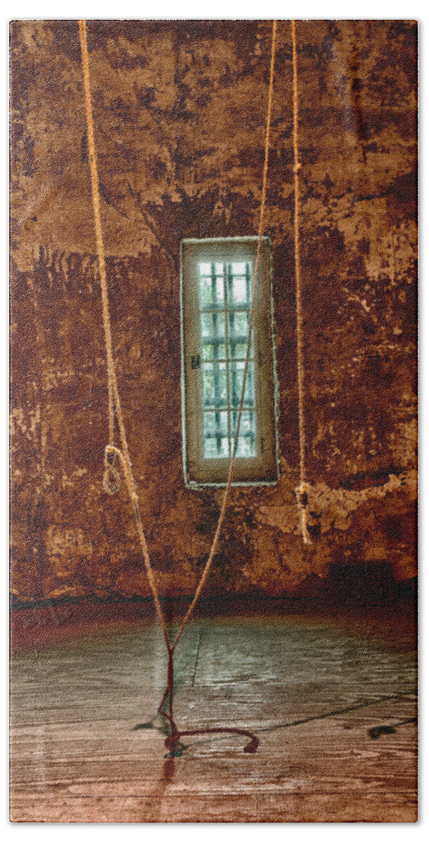 Charleston Old City Jail Bath Towel featuring the photograph Hanging Room by Patricia Schaefer