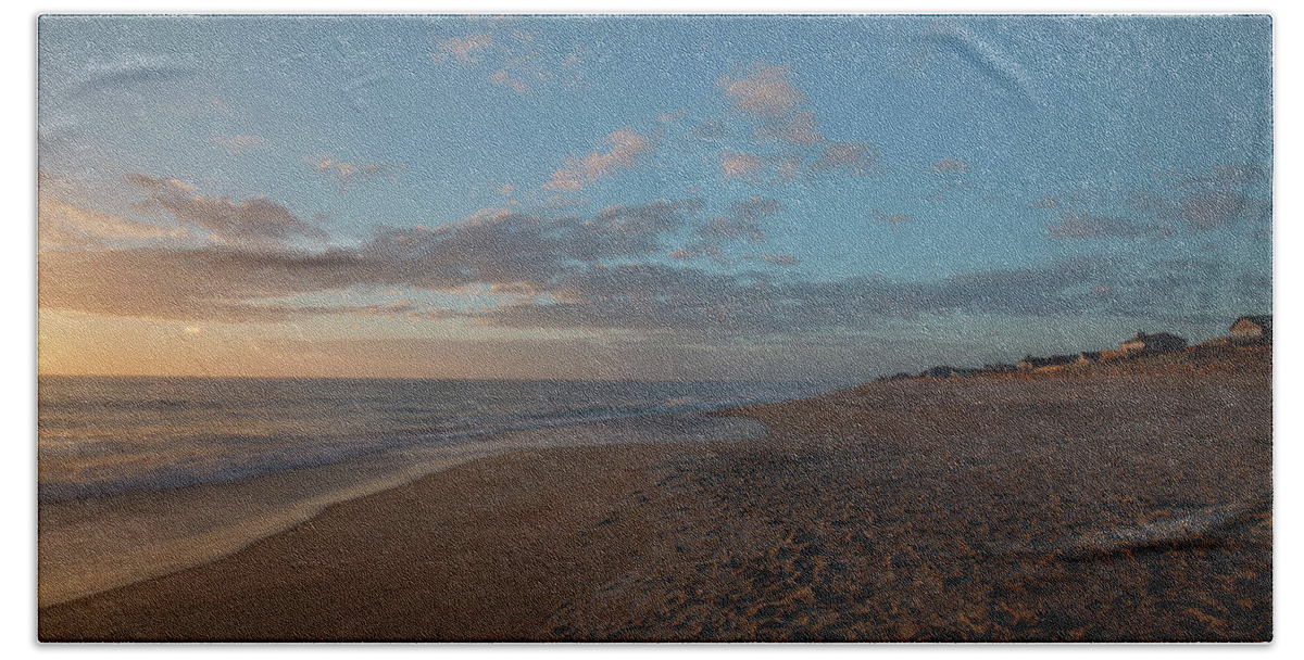 Outer Banks Bath Towel featuring the photograph Hatteras Sunrise by Jack Nevitt