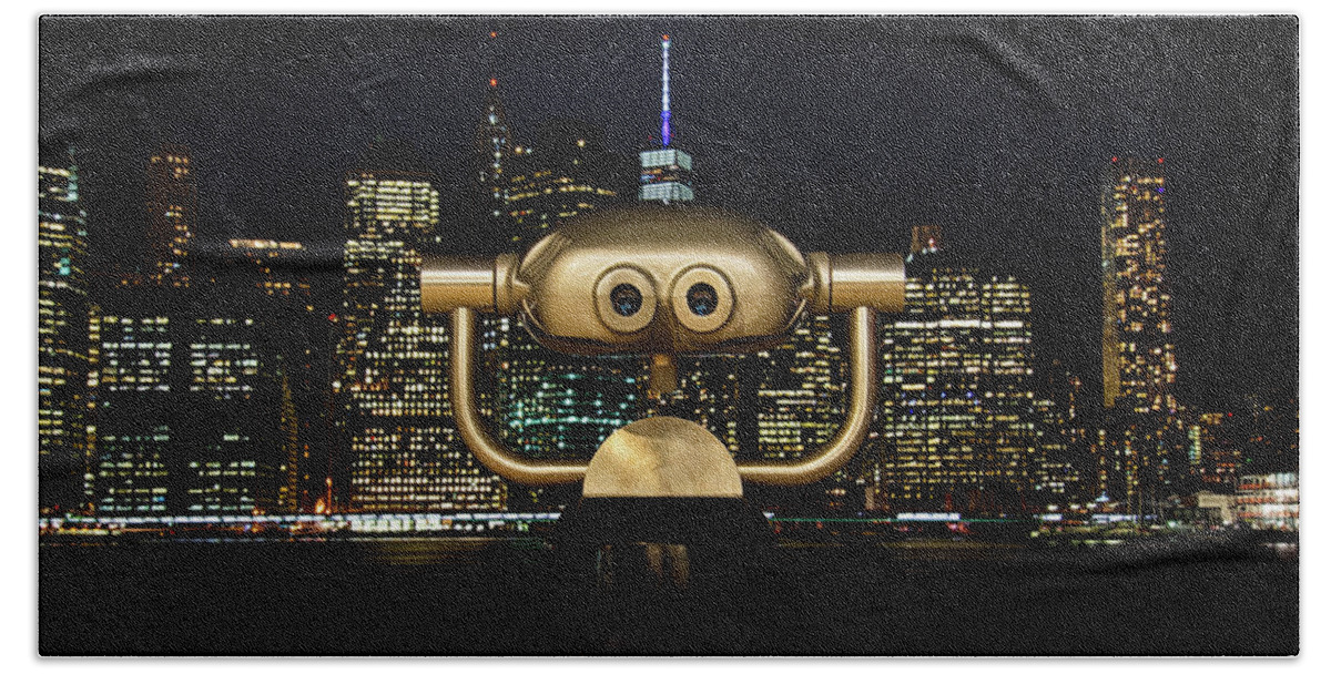 New York City Hand Towel featuring the photograph Have a Look by Raf Winterpacht
