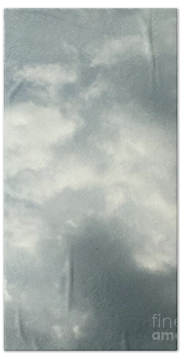 Clouds Bath Towel featuring the photograph Heavenly Art by Barbara Plattenburg
