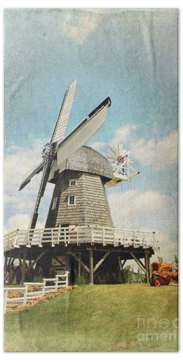 Windmill Bath Towel featuring the photograph Heritage Village Windmill by Teresa Zieba
