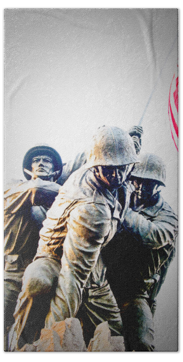 Iwo Jima Memorial Bath Towel featuring the photograph Heroes by Julie Niemela