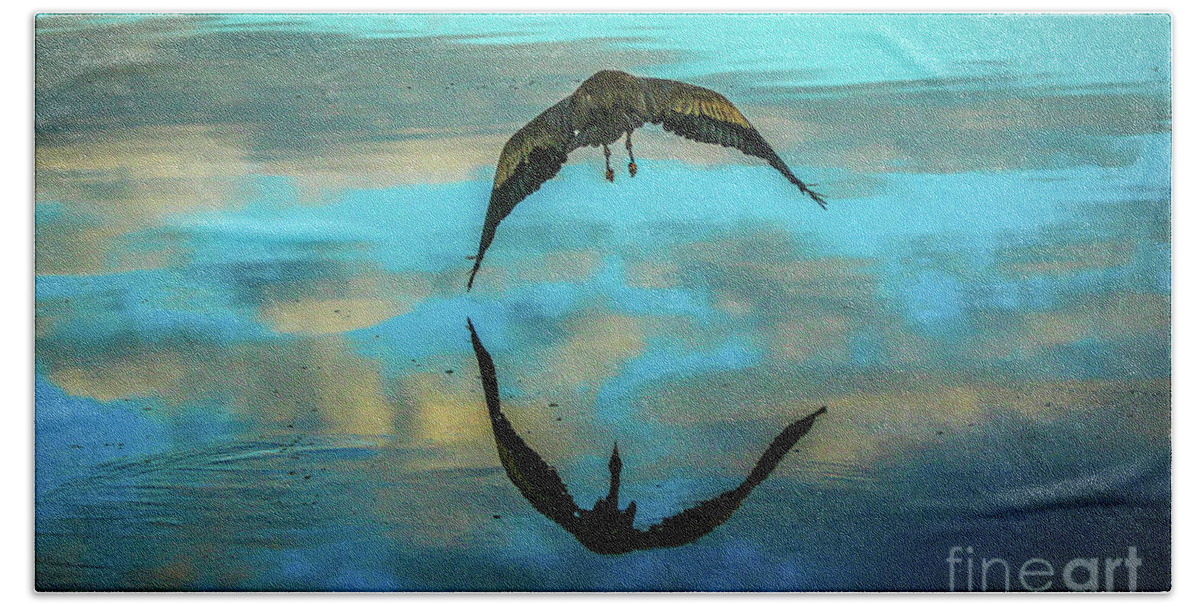 Heron Bath Towel featuring the photograph Heron Reflection by Tom Claud