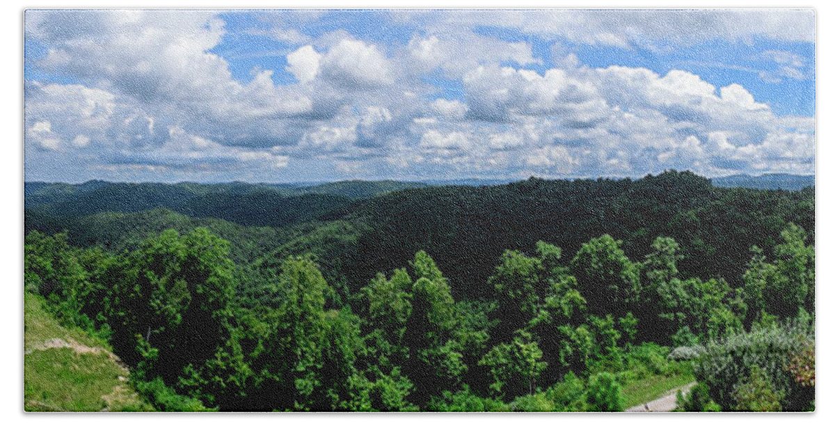 Eastern Ky Hand Towel featuring the photograph Hills and Clouds by Lester Plank