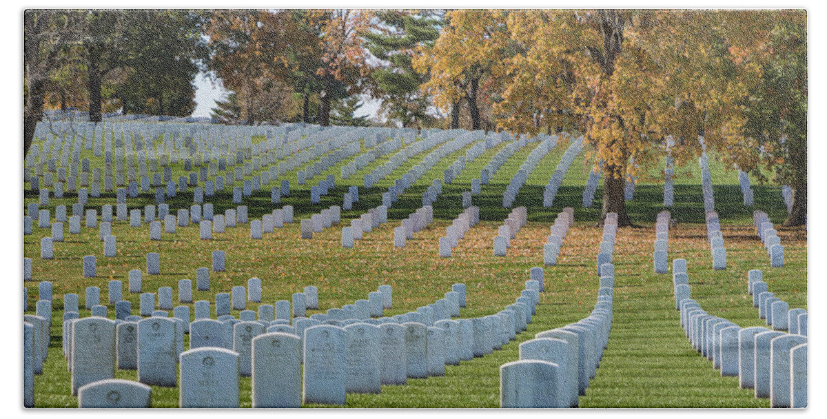 Jefferson Barracks National Cemetery Bath Towel featuring the photograph Honoring Americans by Holly Ross