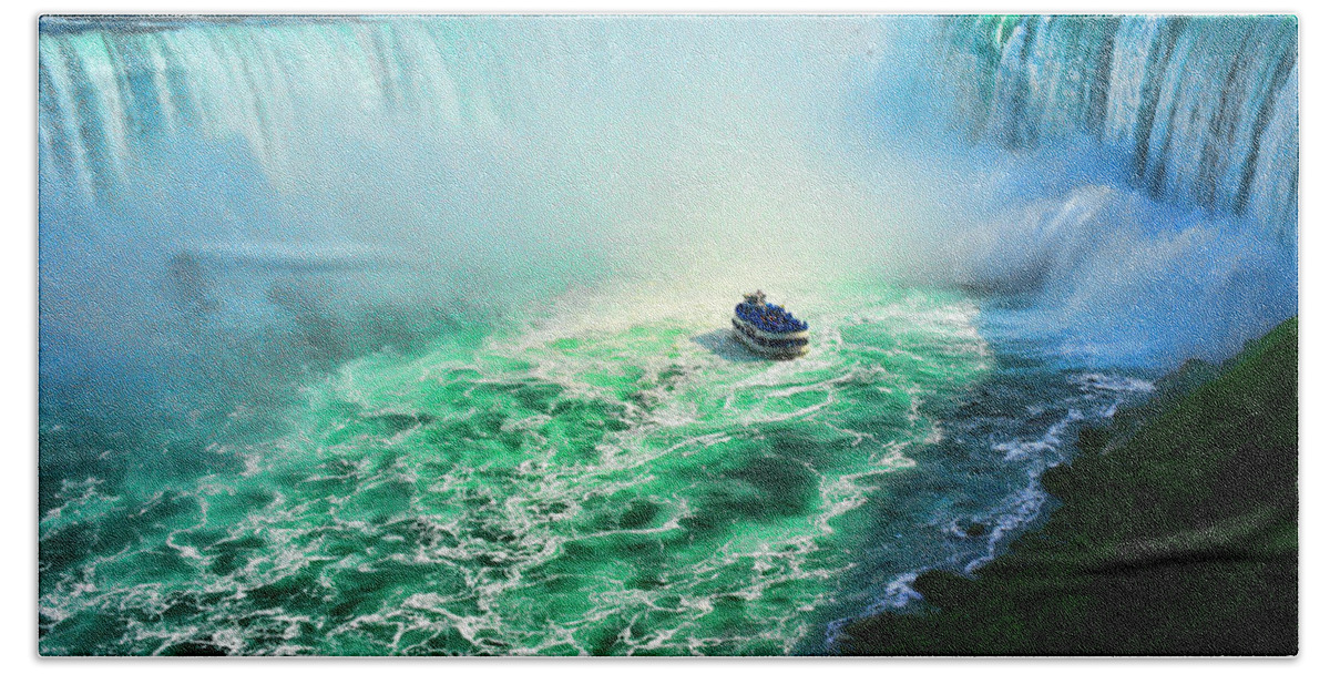 Niagara Bath Towel featuring the photograph Horseshoe Falls Niagara by Lawrence Christopher