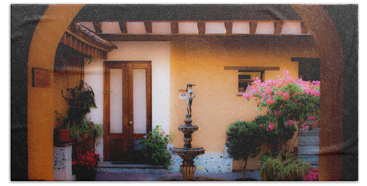 Oaxaca Bath Towel featuring the photograph Hotel Azucenas Courtyard by Lee Santa