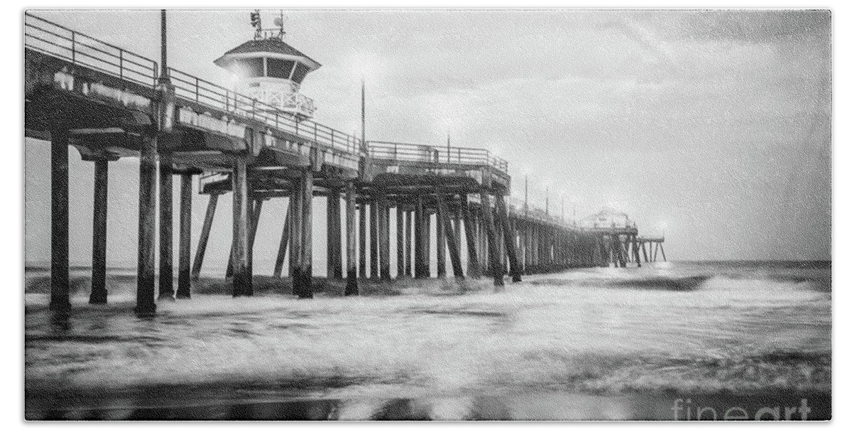 America Bath Towel featuring the photograph Huntington Pier Black and White Picture by Paul Velgos
