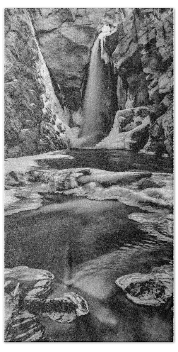 Black And White Hand Towel featuring the photograph Ice Falls by Darren White
