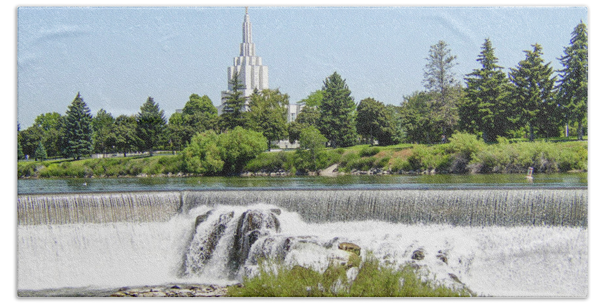 Blue Hand Towel featuring the photograph Idaho Falls Temple by K Bradley Washburn