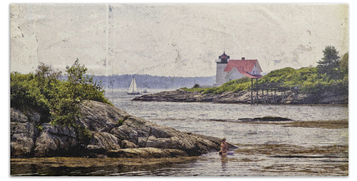 Hendricks Head Lighthouse Hand Towel featuring the photograph Idyllic Summer days by Gary Shepard