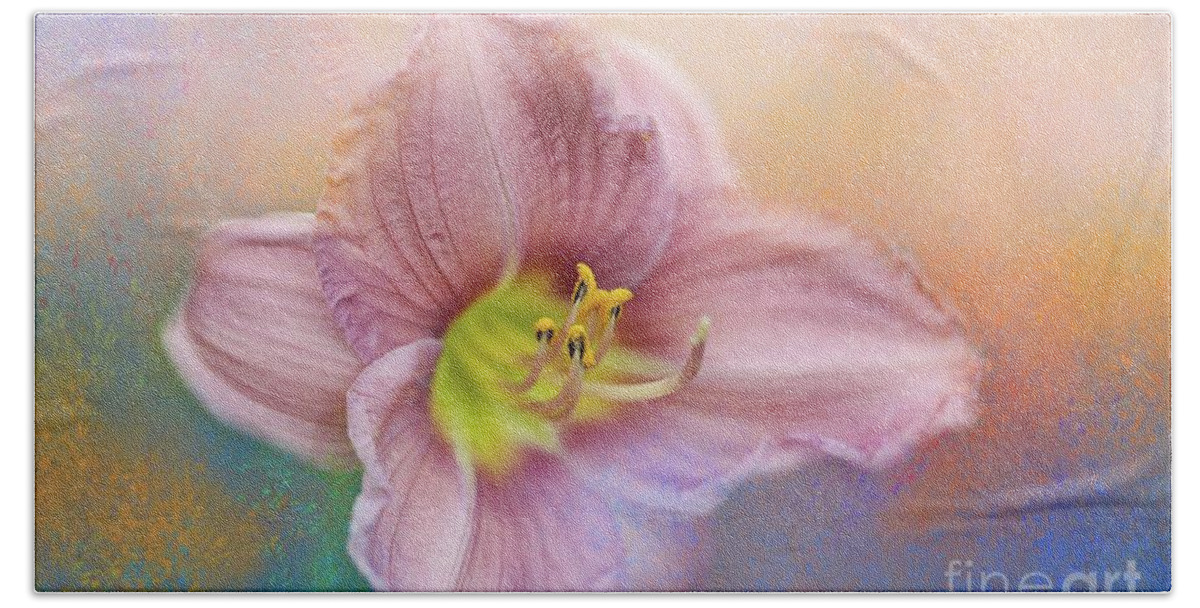 Daylily Hand Towel featuring the digital art Impressionist Daylily by Eva Lechner