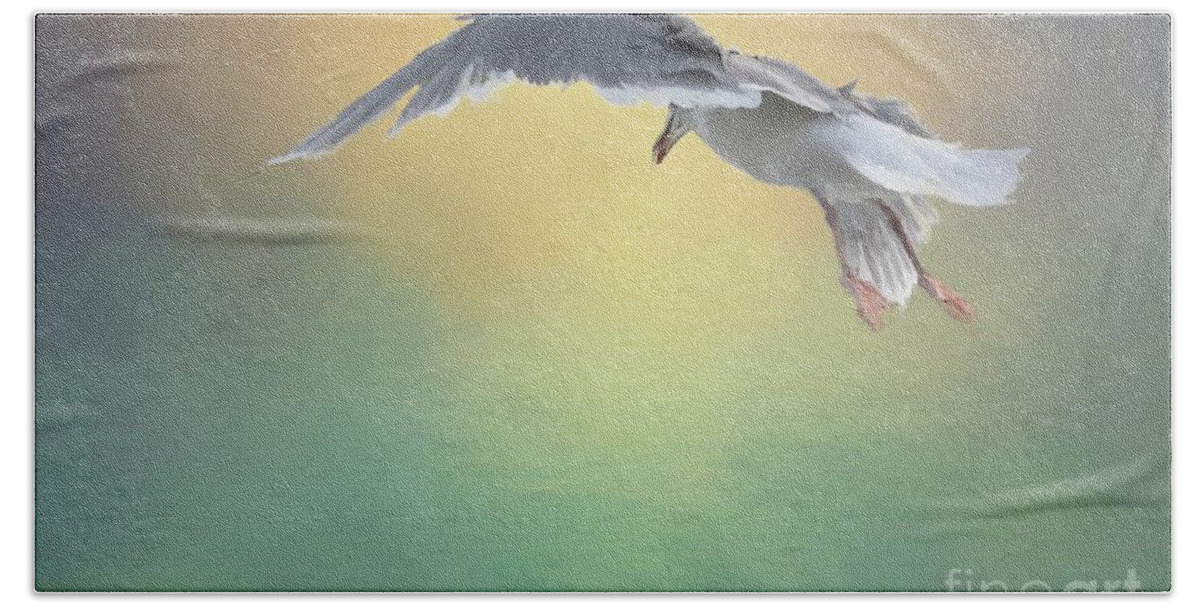 Seagull Bath Towel featuring the photograph In Flight by Eva Lechner