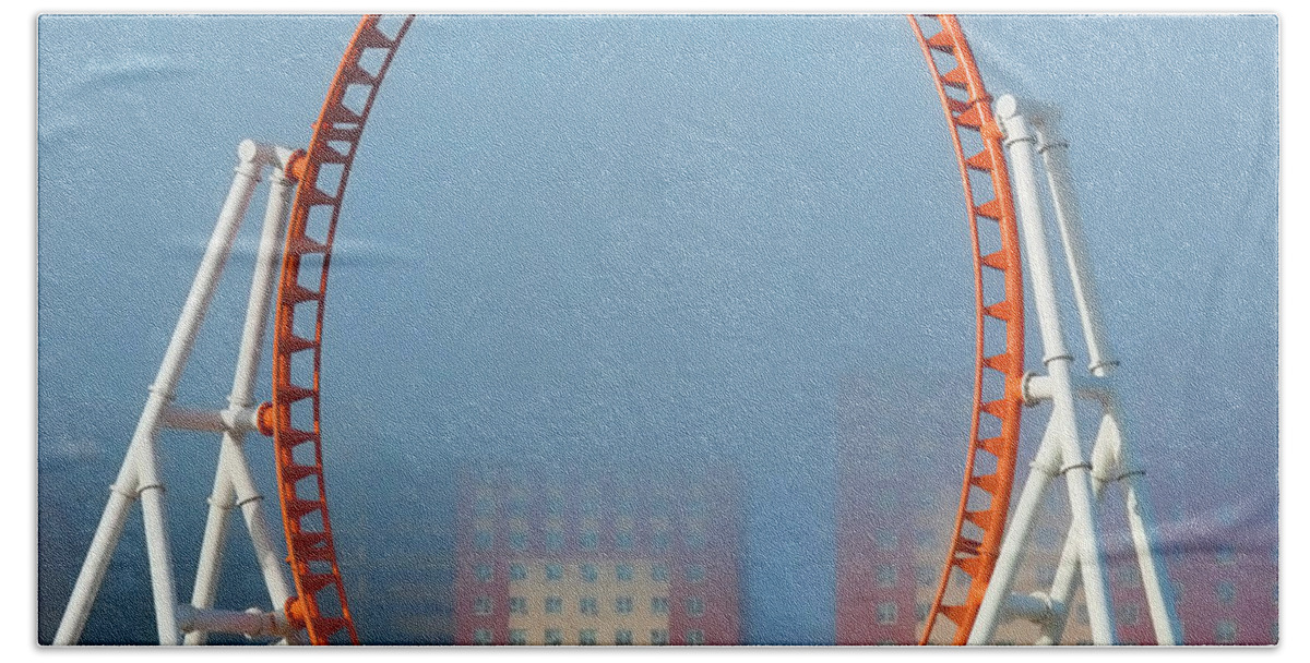 Coney Island Hand Towel featuring the photograph In the Loop by S Paul Sahm