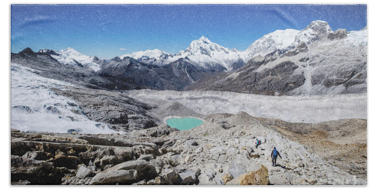Cordillera Bath Towel featuring the photograph In the middle of the Cordillera Blanca by Olivier Steiner