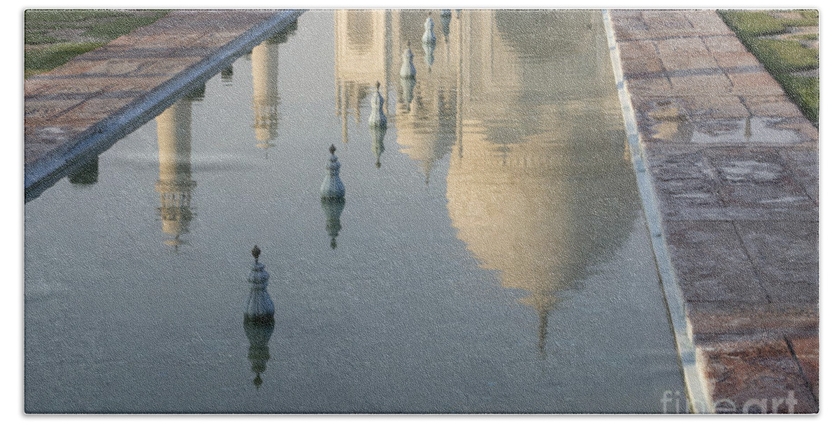 Reflection Of Taj Mahal Bath Towel featuring the photograph In Water by Elena Perelman