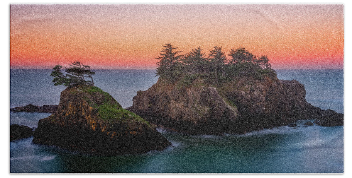Sunrise Hand Towel featuring the photograph Islands in the Sea by Darren White
