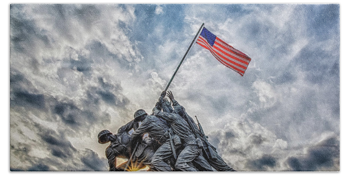 Iwo Jima Bath Towel featuring the photograph Iwo Jima Memorial by Susan Candelario
