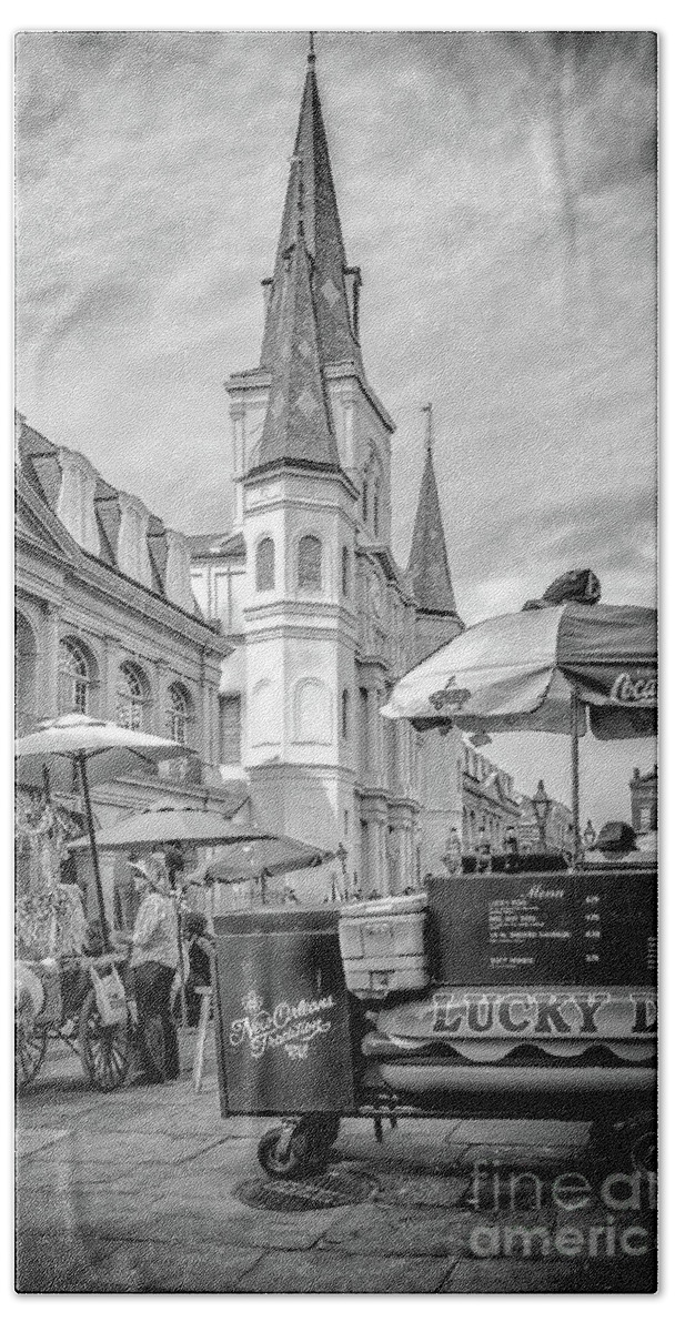 St. Louis Cathedral Bath Towel featuring the photograph Jackson Square Scene New Orleans - BW by Kathleen K Parker