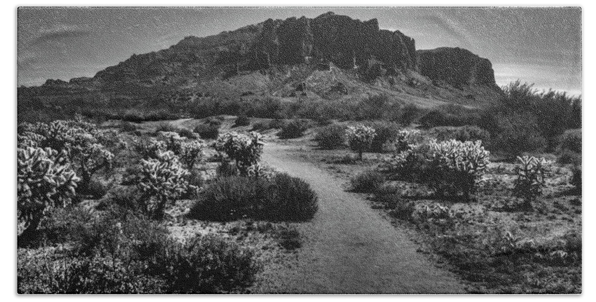 Arizona Bath Towel featuring the photograph Jacobs Crosscut Trail in the Superstition Wilderness by Roger Passman