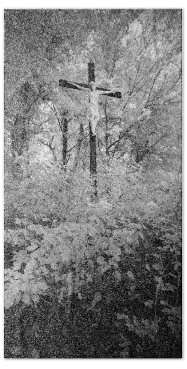 Jesus Hand Towel featuring the photograph Jesus Christ On Cross Savannah Georgia by Bradley R Youngberg