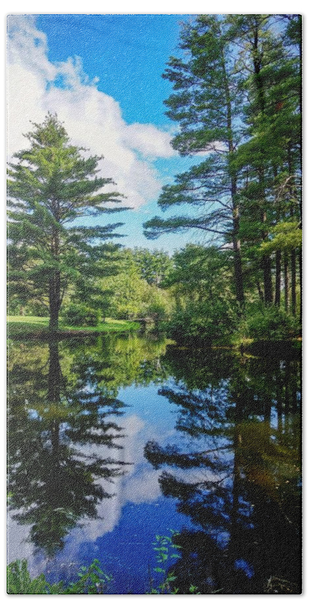  Hand Towel featuring the photograph June Day at the Park by Kendall McKernon