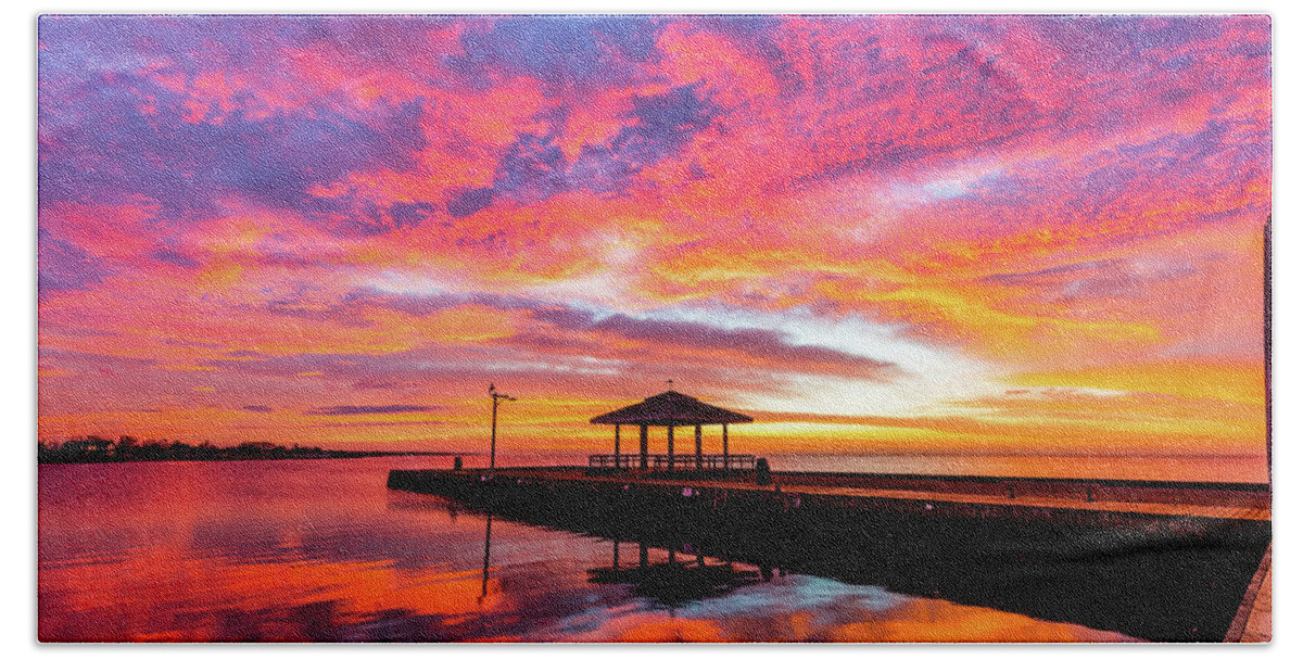 Patchogue Bath Towel featuring the photograph Kaleidoscopic Dawn by Sean Mills