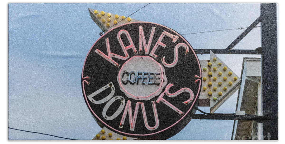 Kanes Bath Towel featuring the photograph Kanes Donuts by Thomas Marchessault