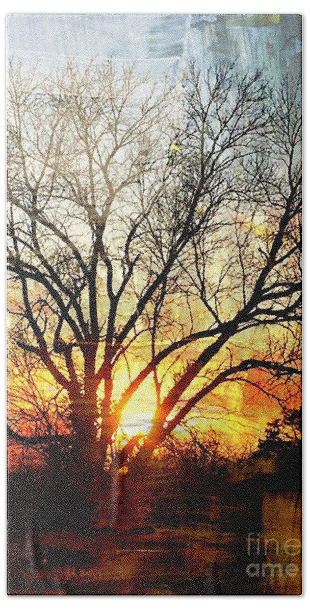 1000 Views Hand Towel featuring the photograph Kansas Sunset by Jenny Revitz Soper