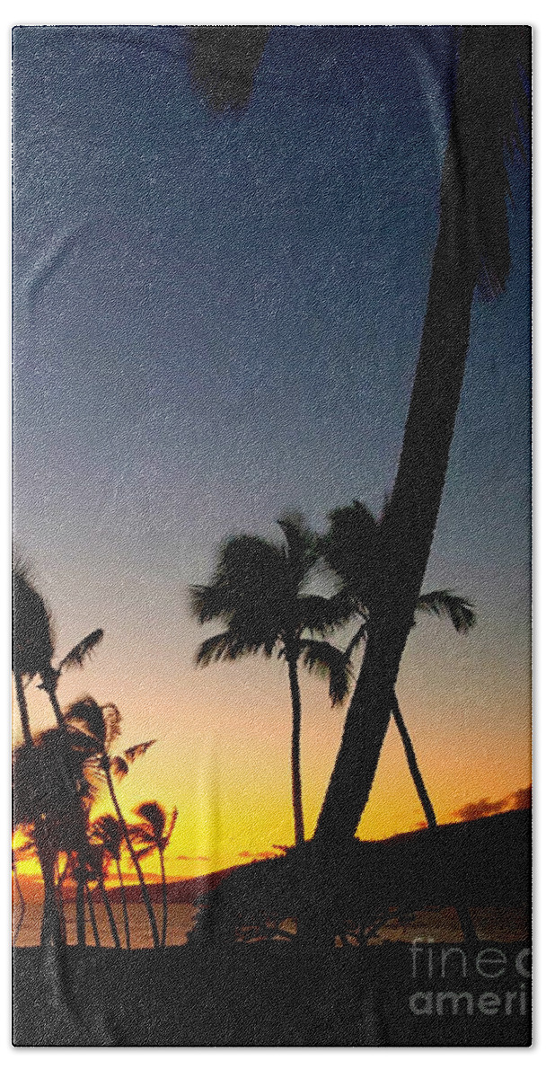 Sunset Bath Towel featuring the photograph Kihei Sunset by Fred Wilson