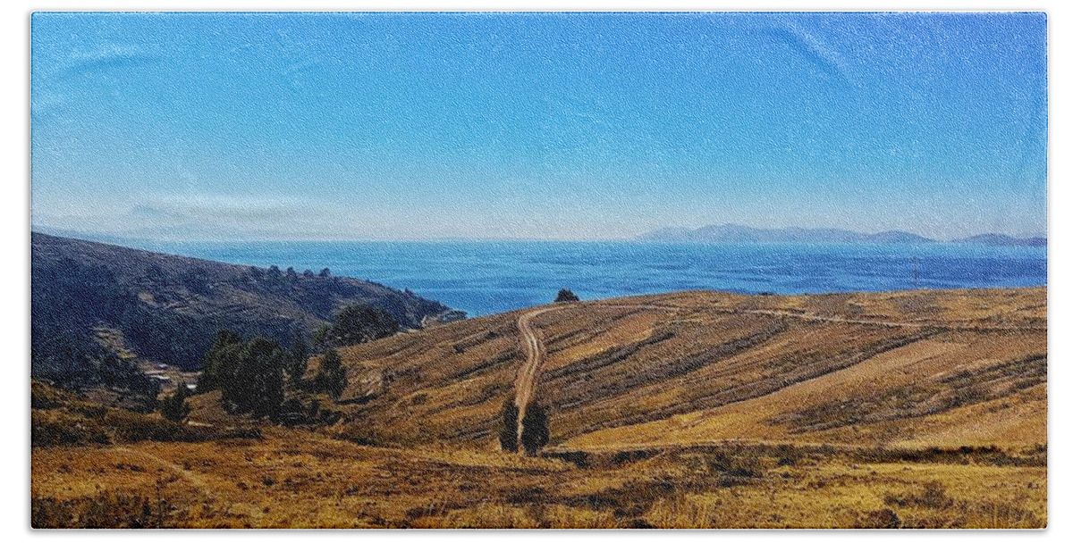 Landscape Hand Towel featuring the photograph Lago Titicaca by Drew Hutto