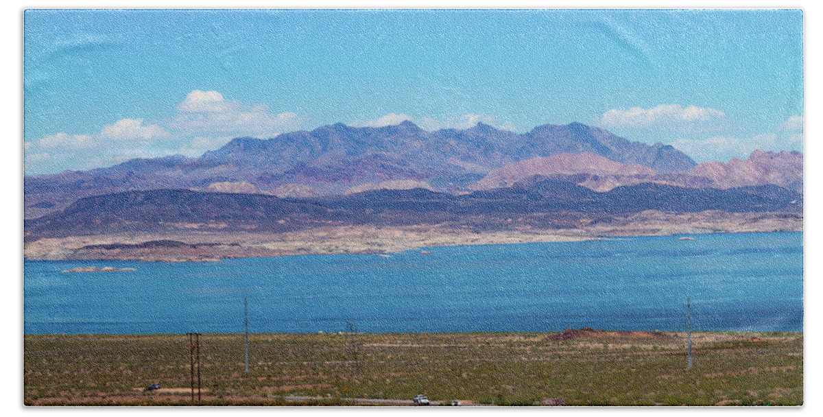 Lake Mead Afternoon Bath Towel featuring the photograph Lake Mead Afternoon by Bonnie Follett