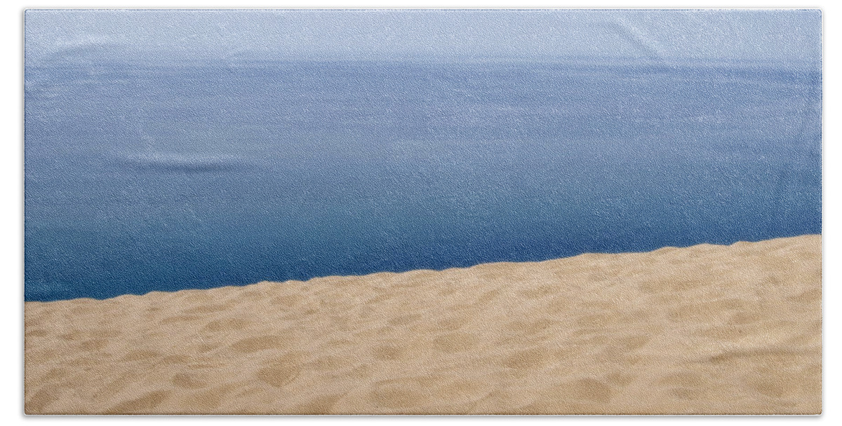 Michigan Bath Towel featuring the photograph Lake Michigan Sand Dune by Pelo Blanco Photo