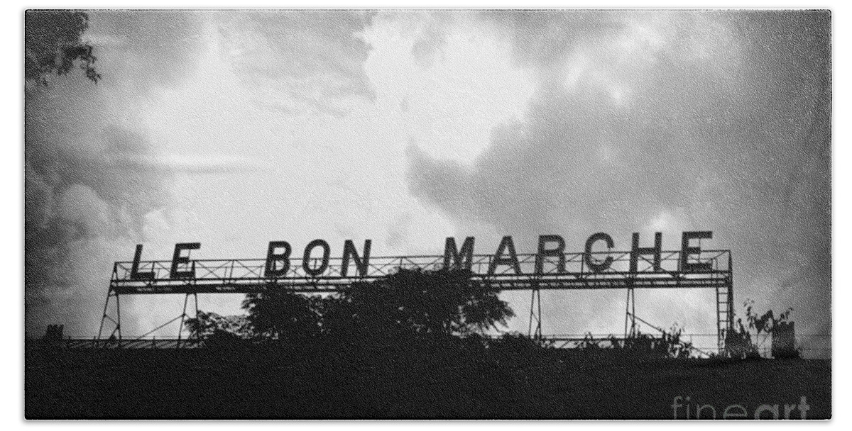 Le Bon Marche Bath Towel featuring the photograph Le Bon Marche by Andy Thompson