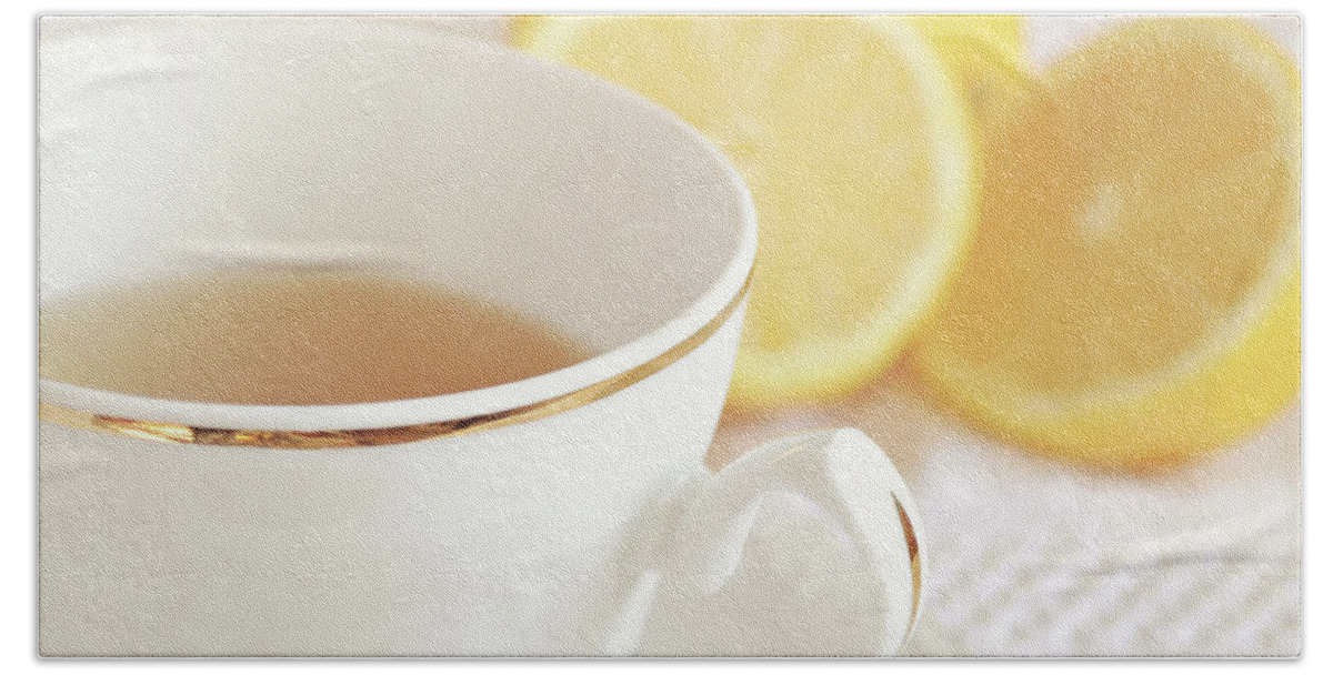 Lemons Bath Towel featuring the photograph Lemon Tea by Lyn Randle